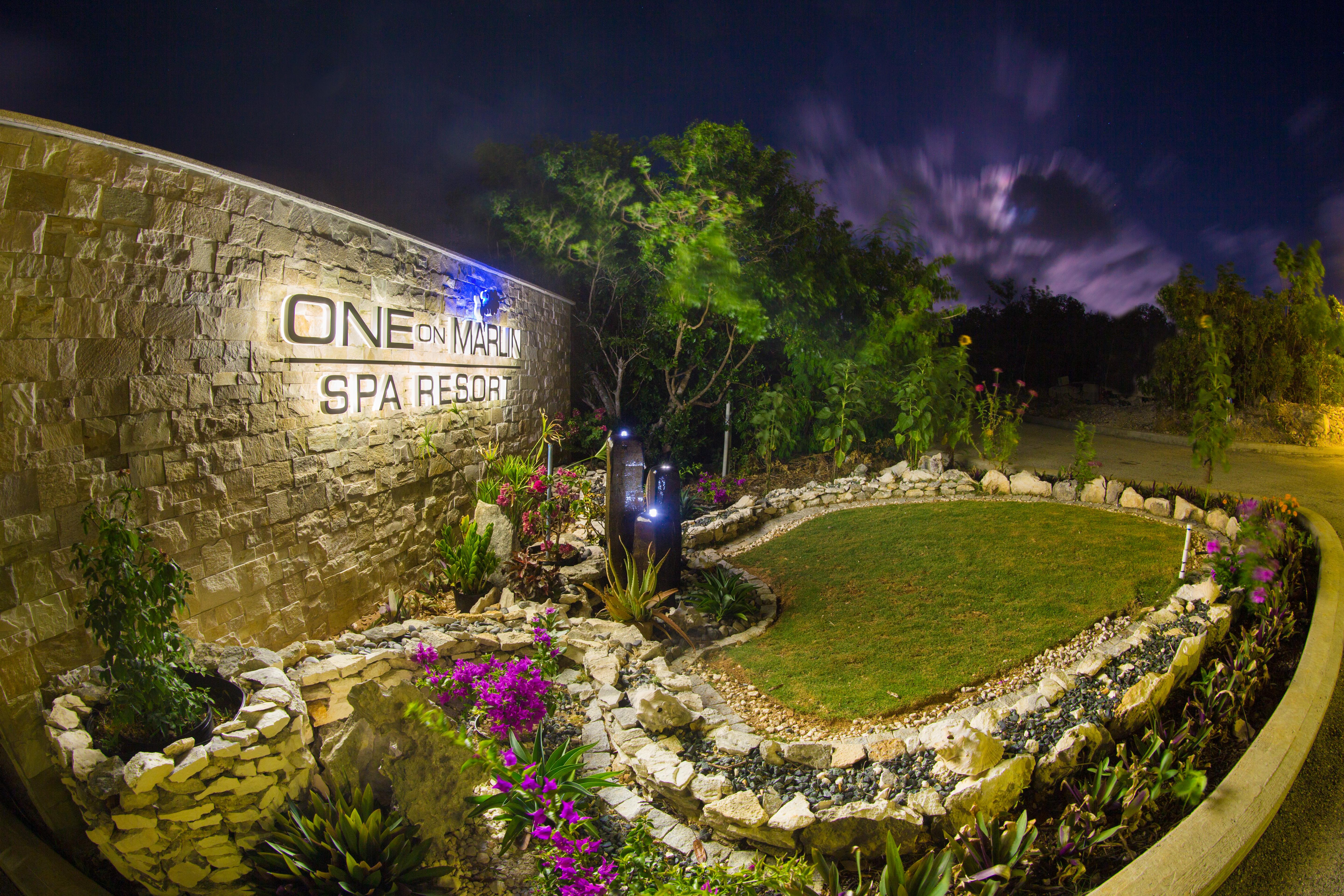 One On Marlin Resort (Adults Only) Turtle Cove Luaran gambar